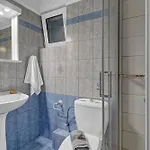 Apartment Elaia 3 *